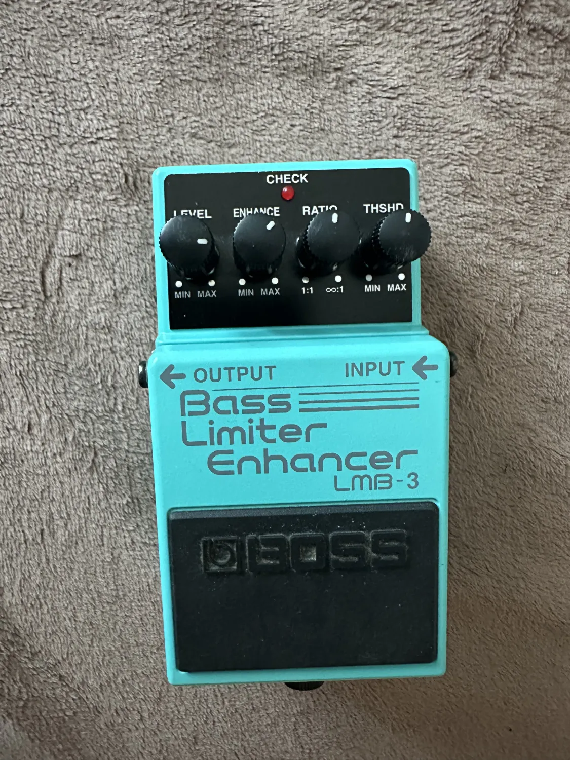 BOSS Lmb-3 Effekt pedál