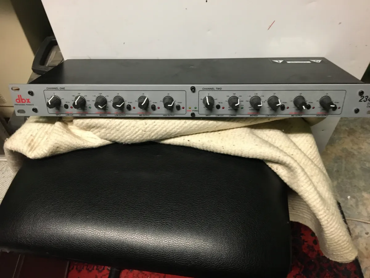 DBX 234XS Active crossover