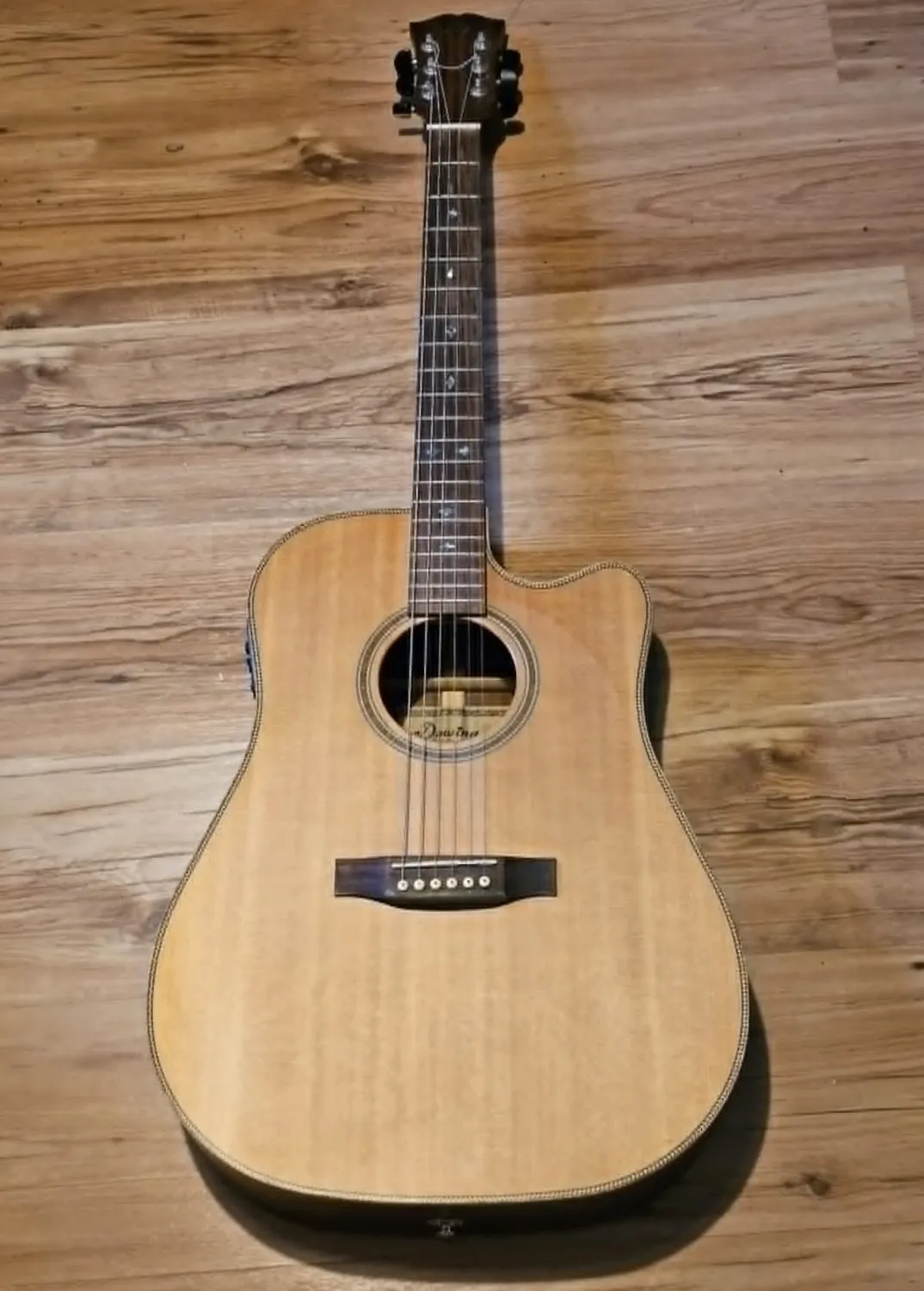 Dowina DCE 999S-LE Electro-acoustic guitar