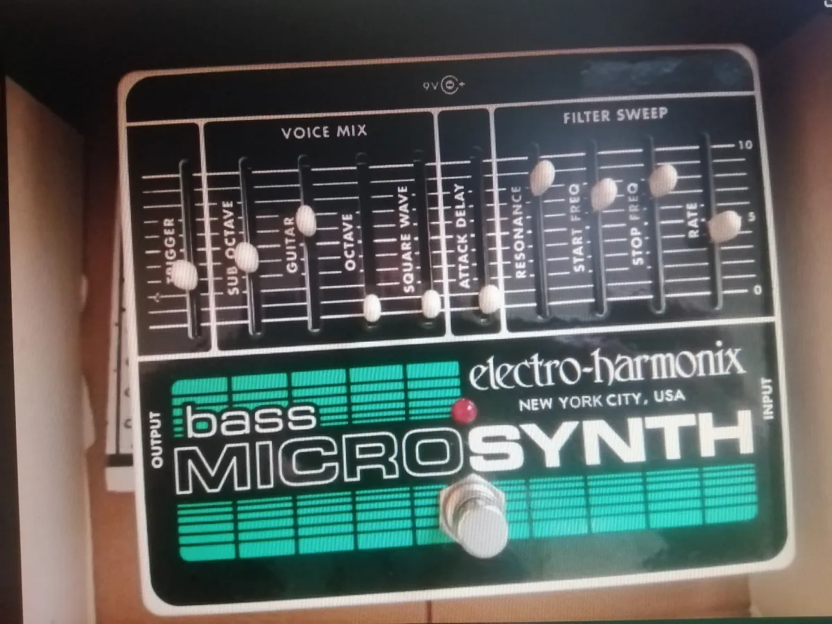 Electro Harmonix Bass Micro Synth Basový pedál