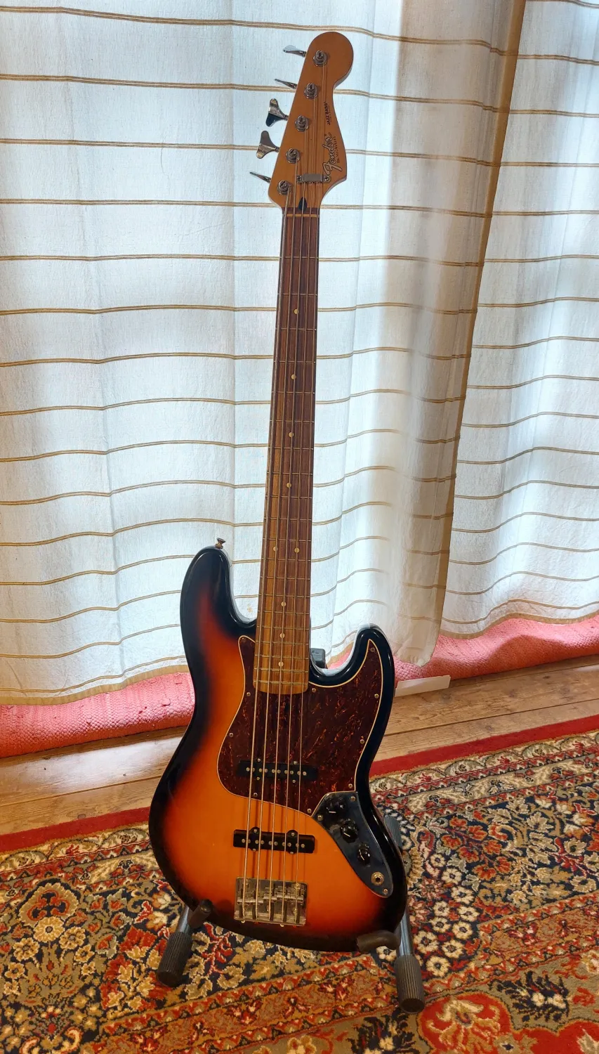 Fender Mexican Jazz Bass Basszusgitár 5 húros