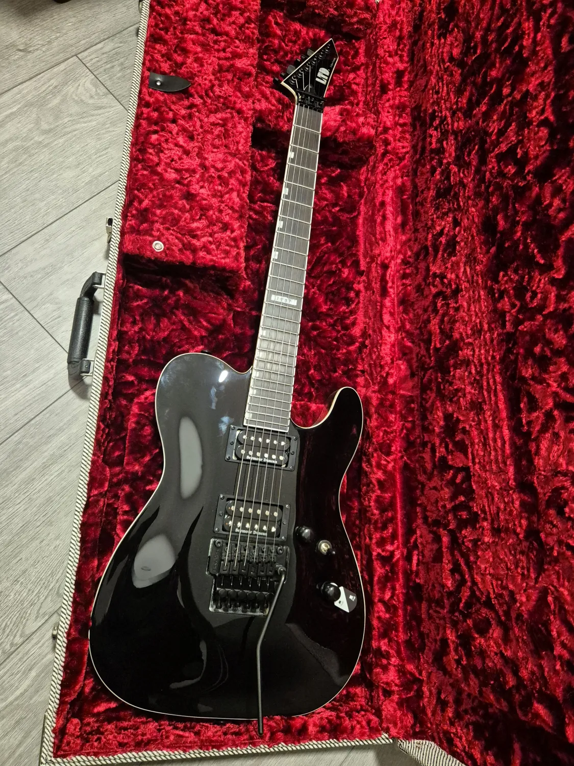 LTD Eclipse 87 BLK Elektromos gitár