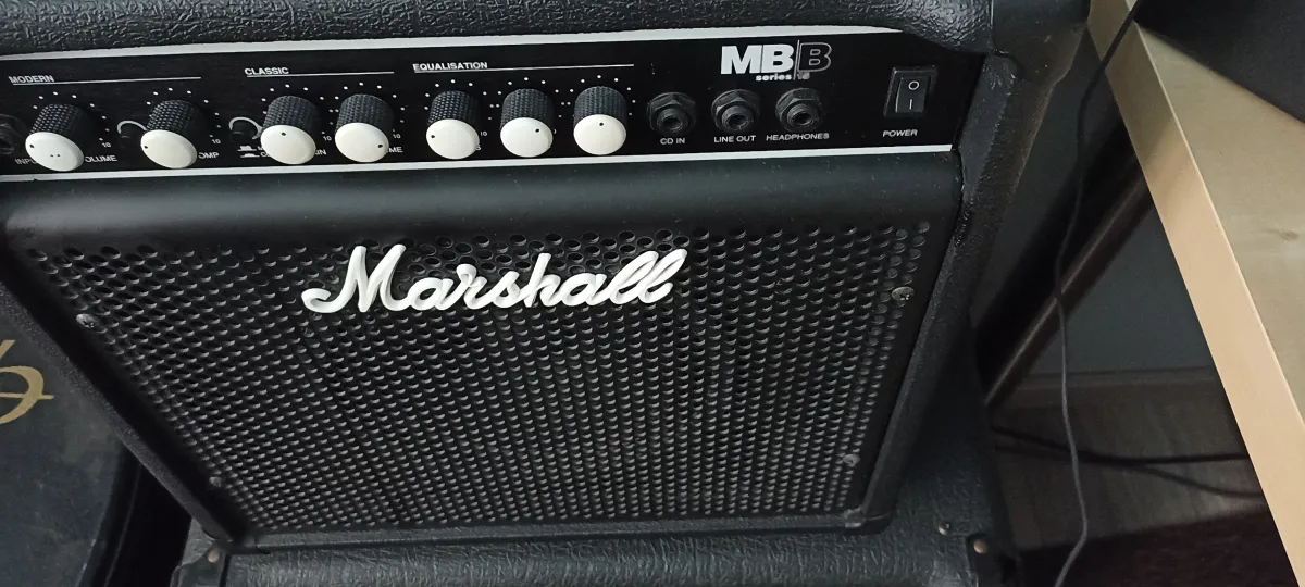 Marshall MB B 15 Bass guitar combo amp