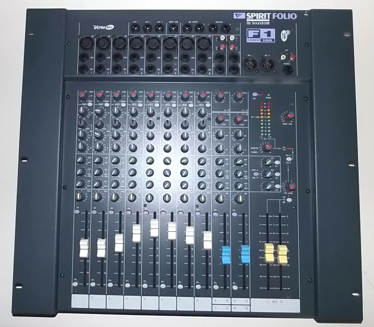 Soundcraft Spirit Folio F1 16-2  rack sínekkel Mixer
