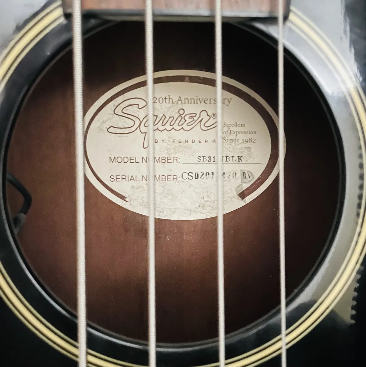 Squier SB31 Bajo acústico