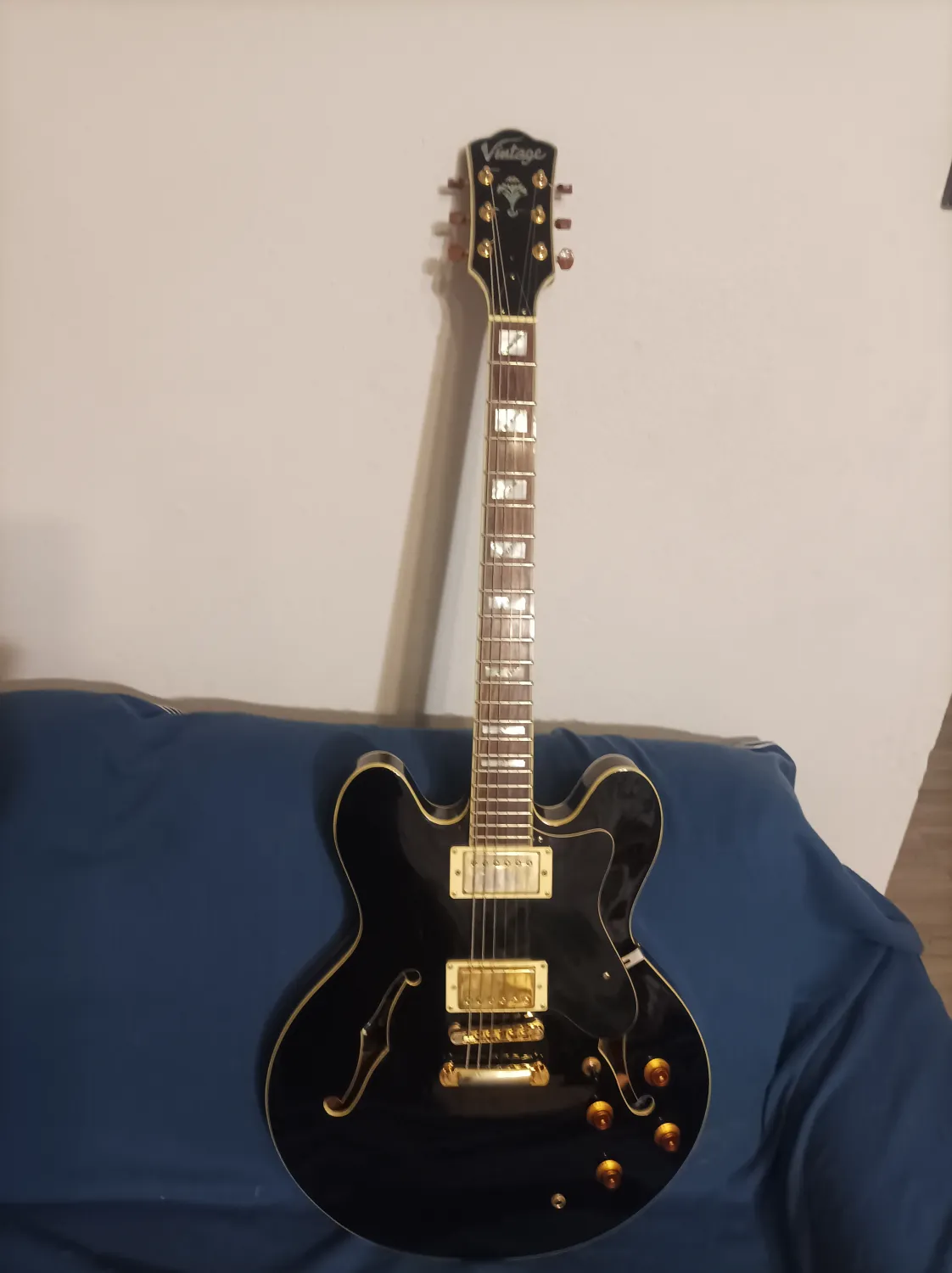 Vintage VSA555 Electric guitar