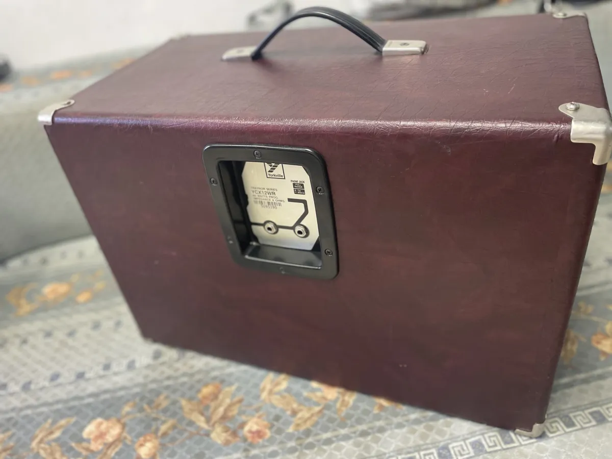 Yorkville YCX12WR Sound cabinet