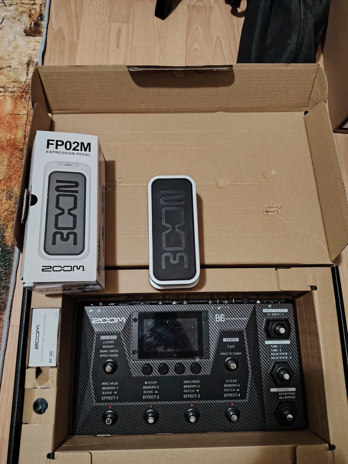 Zoom B6 +    pedál Basszusgitár multieffekt