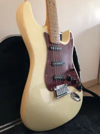 Fender American Standard Stratocaster 1995 Electric guitar - Mountain [Today, 5:13 pm]