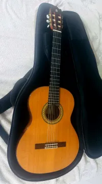 Alhambra 4 P Klasszikus gitár - instrument07 [Ma, 00:17]