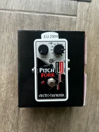 Electro Harmonix Fork Pitch Shifter -  [Ma, 05:40]