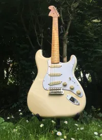 Fender Stratocaster Jimi Hendrix signature Elektromos gitár - Vikthor [Ma, 00:35]