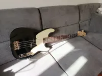 Squier Mike Dirnt. Signature Precision bass