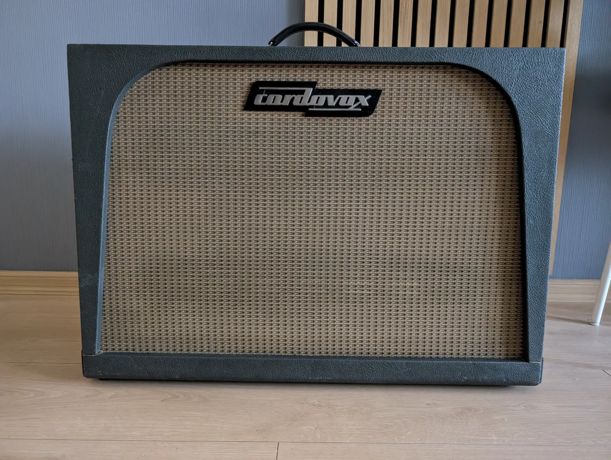 - Cordovox USA 1963as vintage gitárláda Üres gitárláda