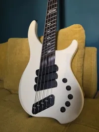 Dingwall Afterburner 5-Saiter Bass-Gitarre