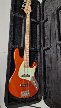 Sandberg Hard aged jazz bass