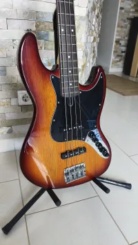 Sire Marcus Miller V3 4 2nd Gen Tobacco Sunburst Basszusgitár
