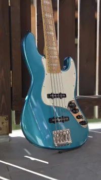 Squier Classic Vibe Active 70s Jazz Bass V