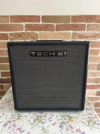 TECH 21 VTBASS200