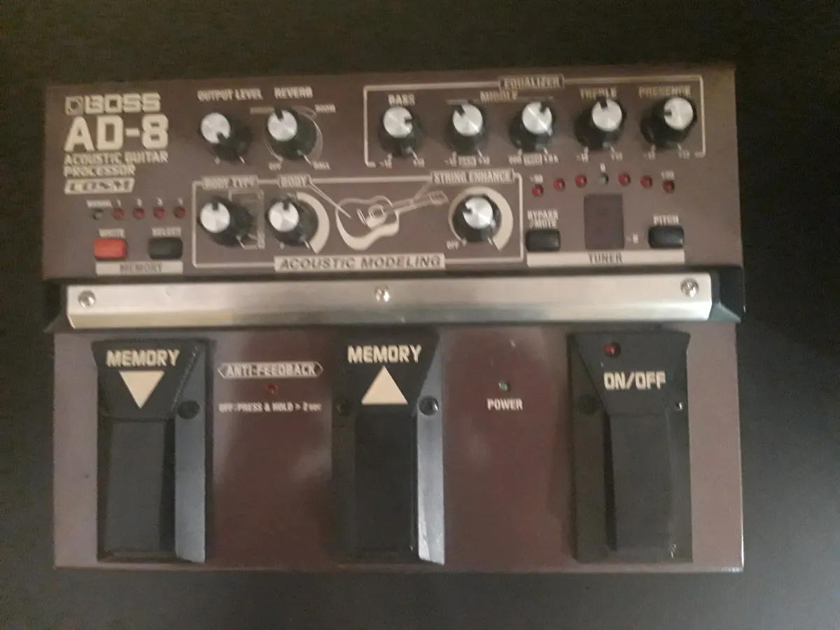 BOSS AD-8 Pedál
