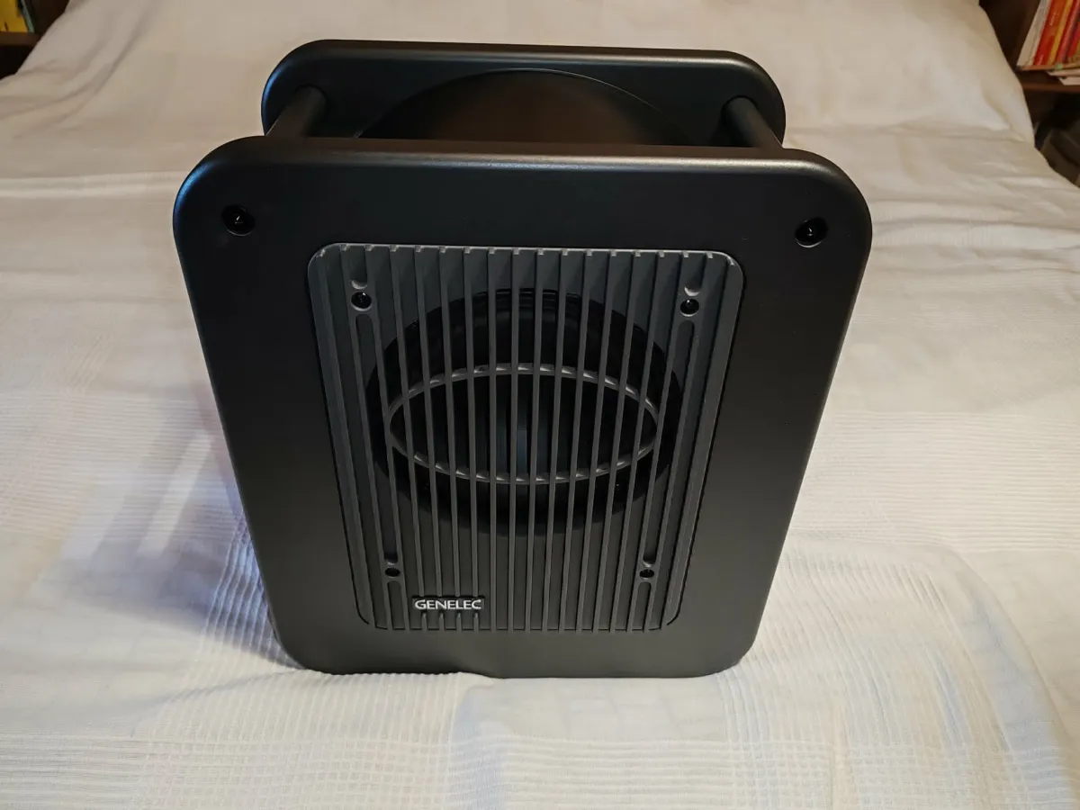 Genelec 7040 APM Stúdióhangfal