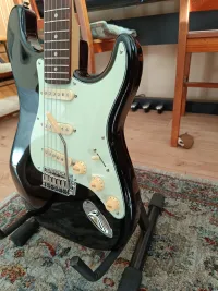 - Fleetwood Stratocaster