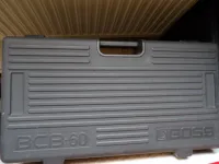 BOSS BCB-60 kompletten, táppal, kábelekkel