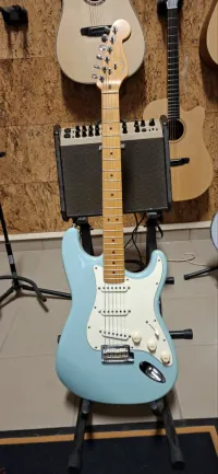 Fender American Standard Stratocaster Sonic Blue 1997 Elektrická gitara - Zozi [Today, 12:14 pm]