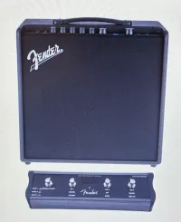 Fender Mustang LT 50, lábkapcsoló, gyári védőhuzat Gitárkombó