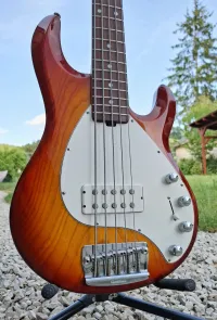 Music Man Stingray 5 Basgitara 5 strún
