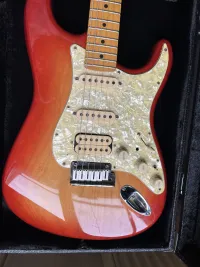 Fender Stratocaster E-Gitarre - cslaci [Today, 12:15 pm]