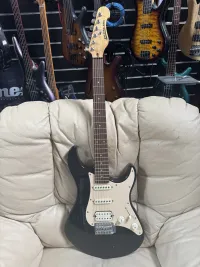 YAMAHA EG012 Elektromos gitár
