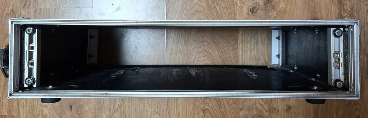 - 2U magas Rack doboz