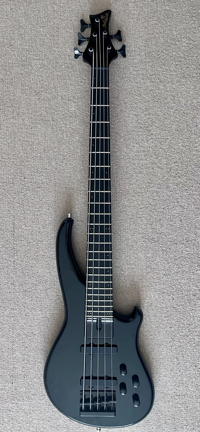 - Belle Isle by Sanox Bass guitar 5 strings