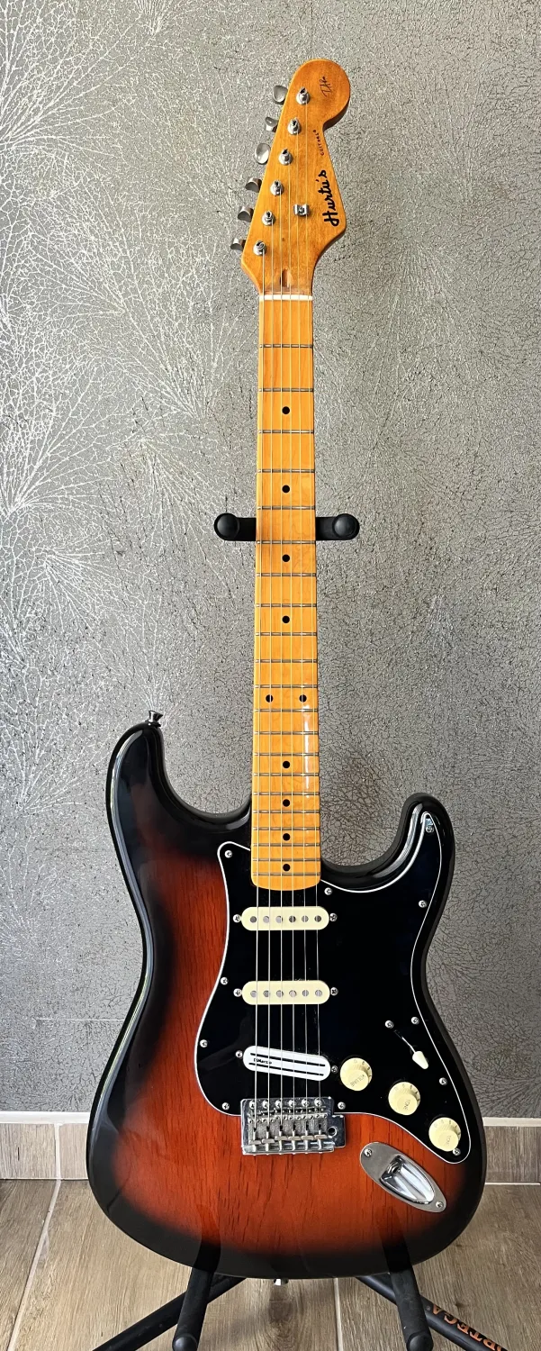 - Hurtu  Stratocaster E-Gitarre