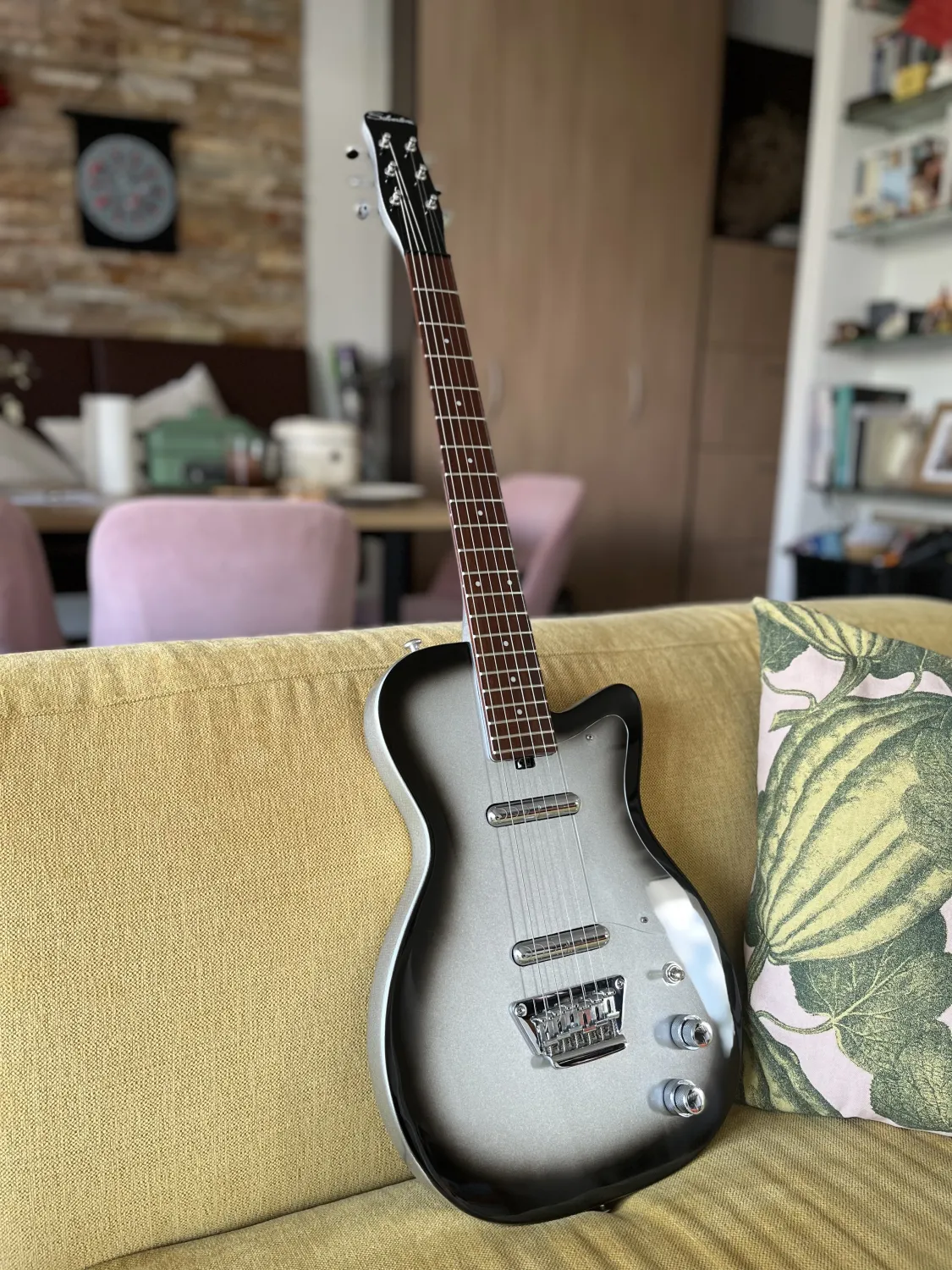 - Silvertone  1303 Reissue E-Gitarre