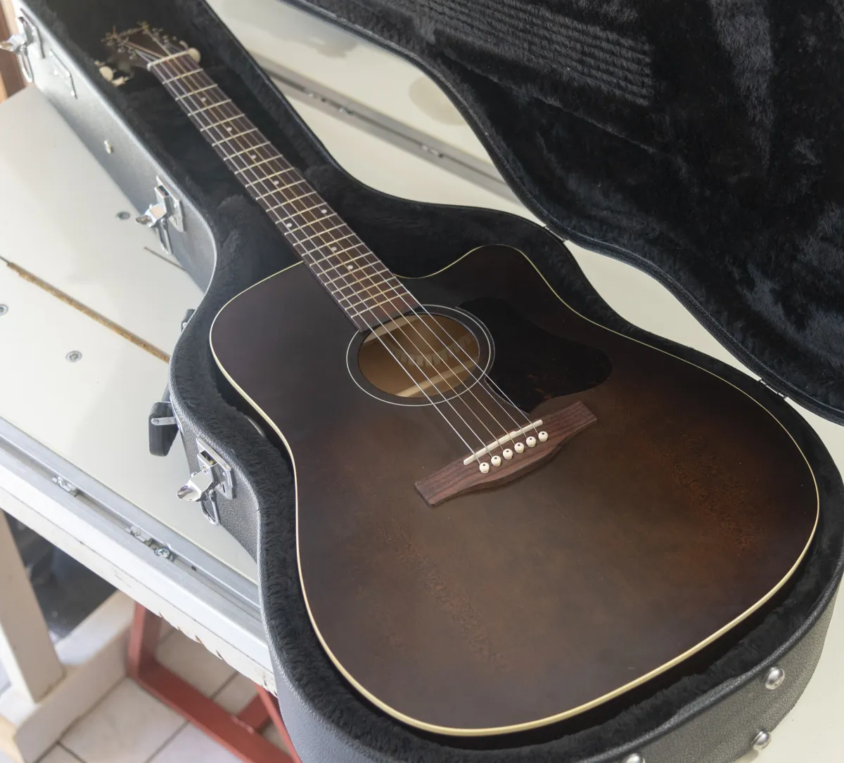 Art&Lutherie Americana Bourbon Burst Akustikgitarre