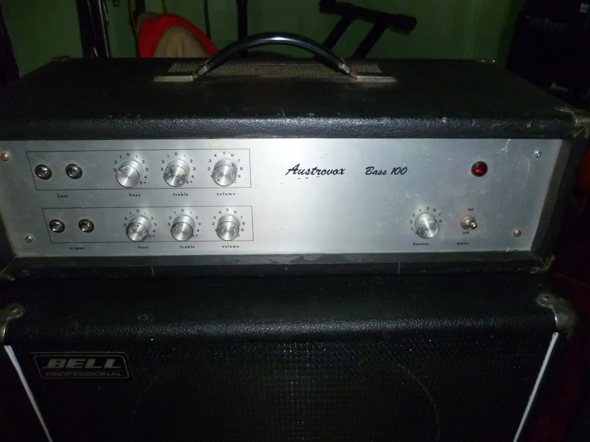AustroVOX Bass 100 Csöves erősítő