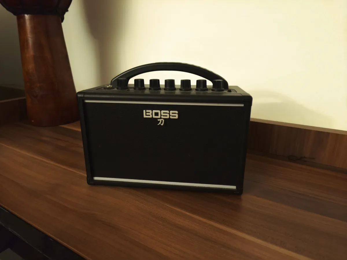 BOSS Katana Mini amplificador