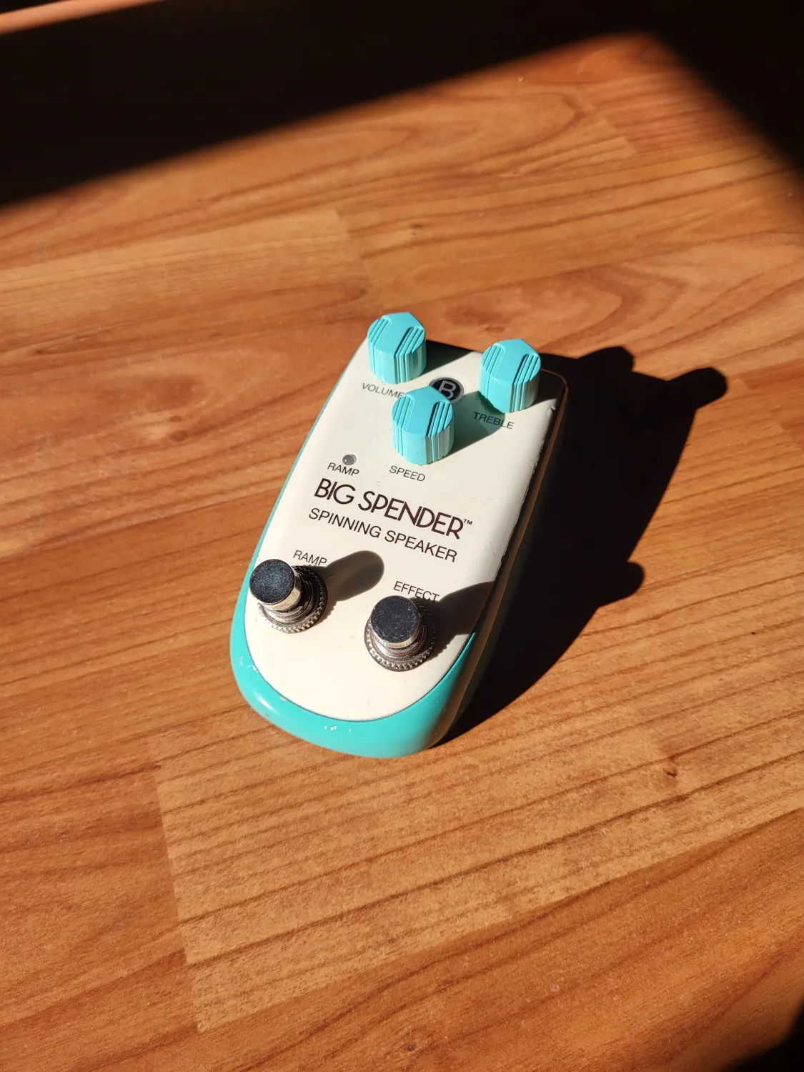Danelectro Big Spender Spinning Speaker Modulador