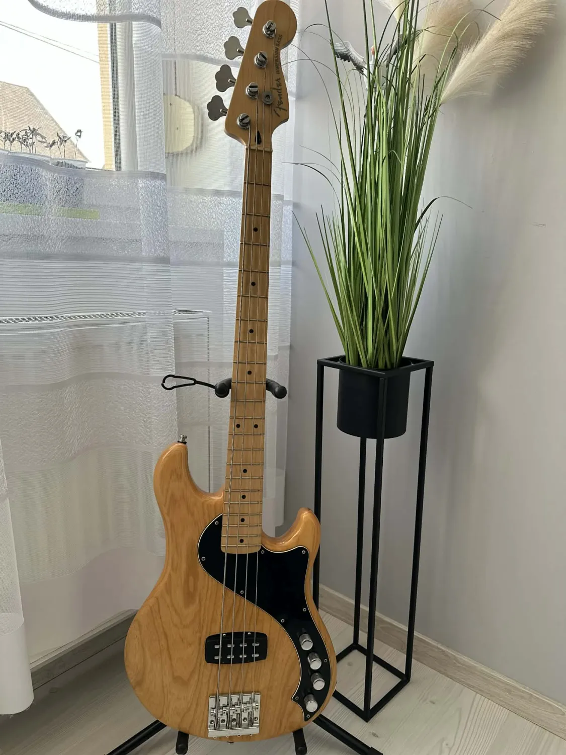 Fender DELUXE DIMENSION BASS IV Bajo eléctrico
