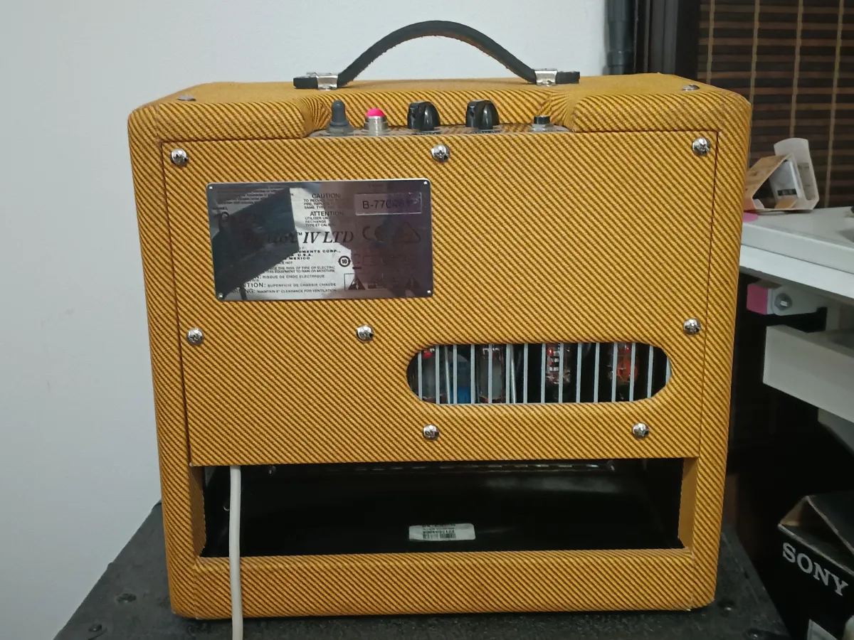 Fender Pro Junior IV Csöves gitárkombó