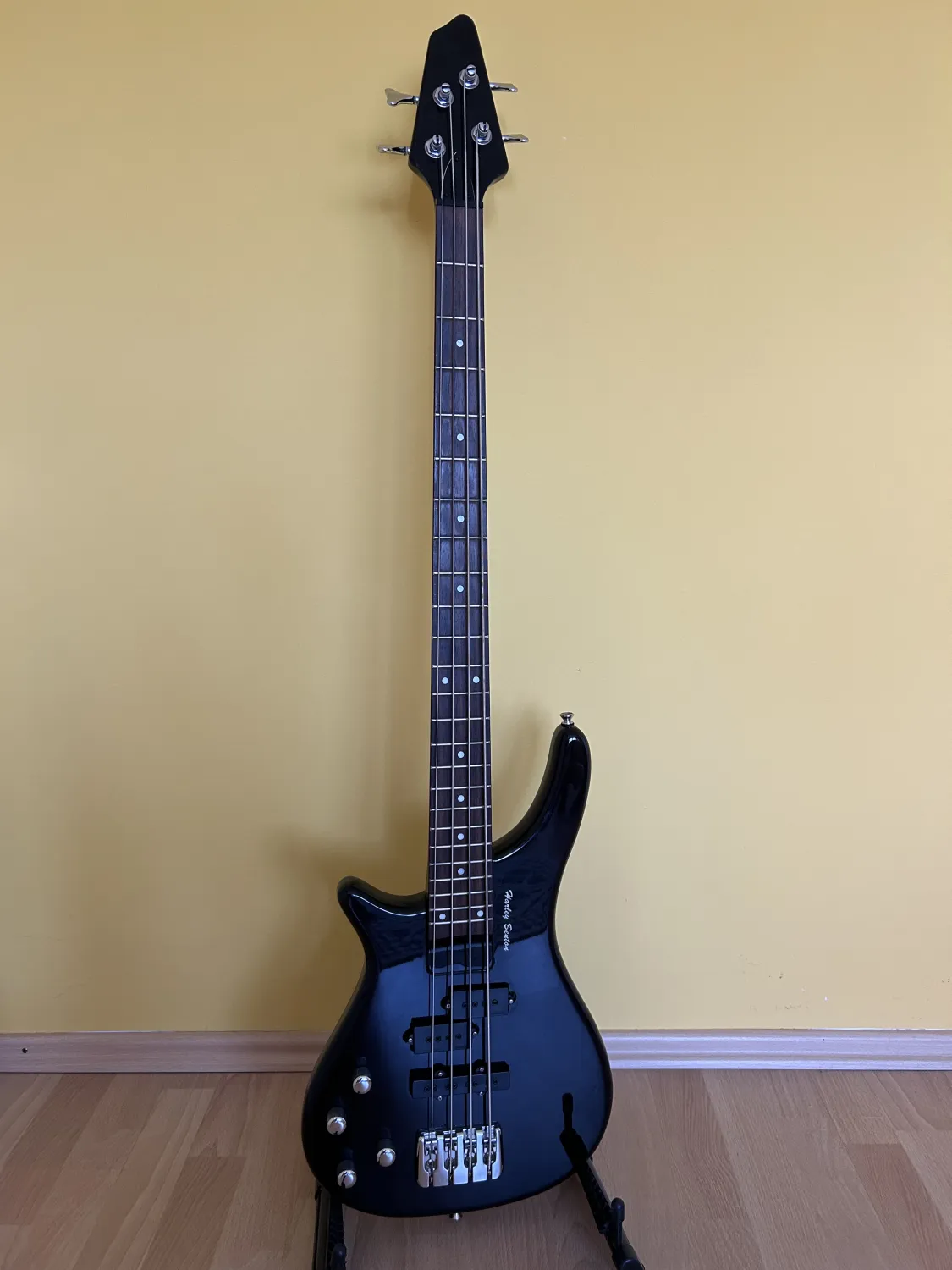 Harley Benton HBB 400 Basgitara