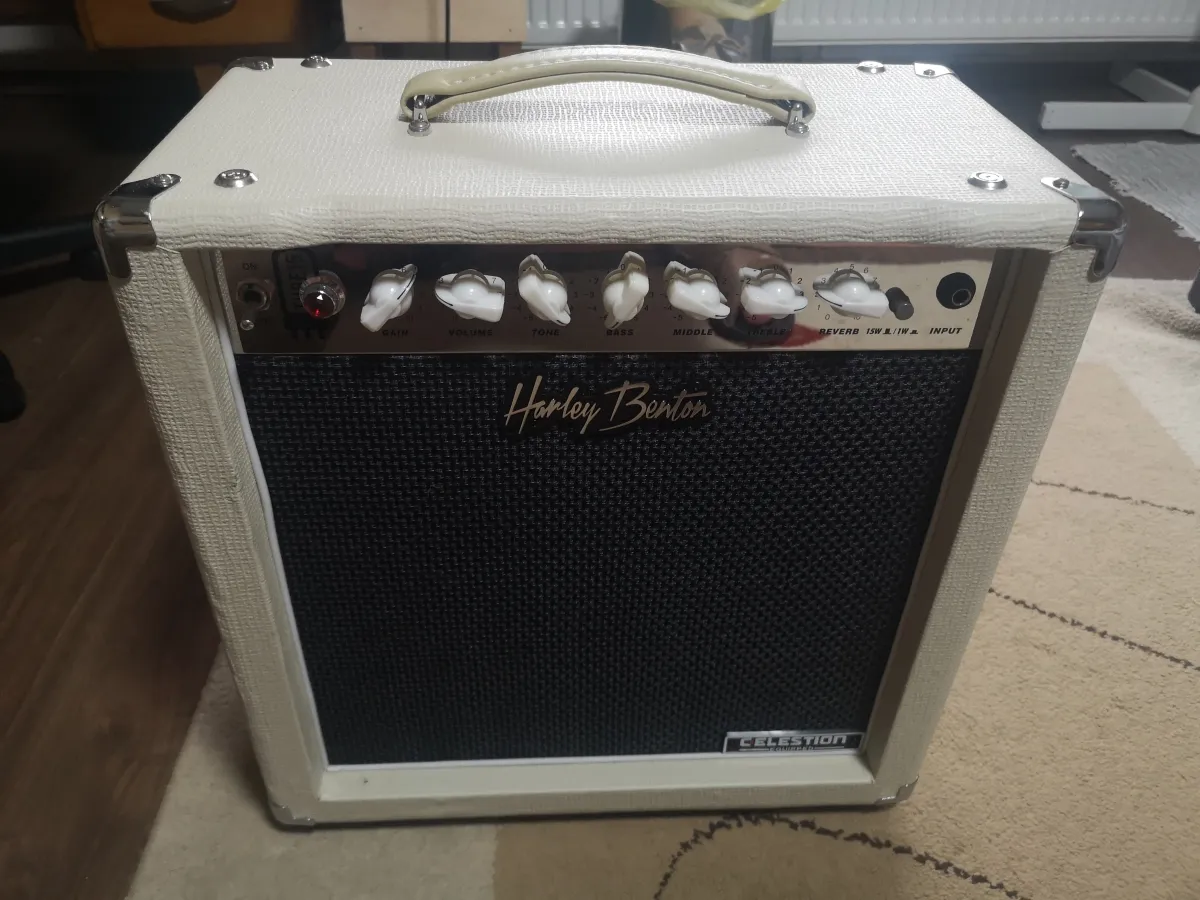 Harley-Benton Tube 15 tube guitar combo