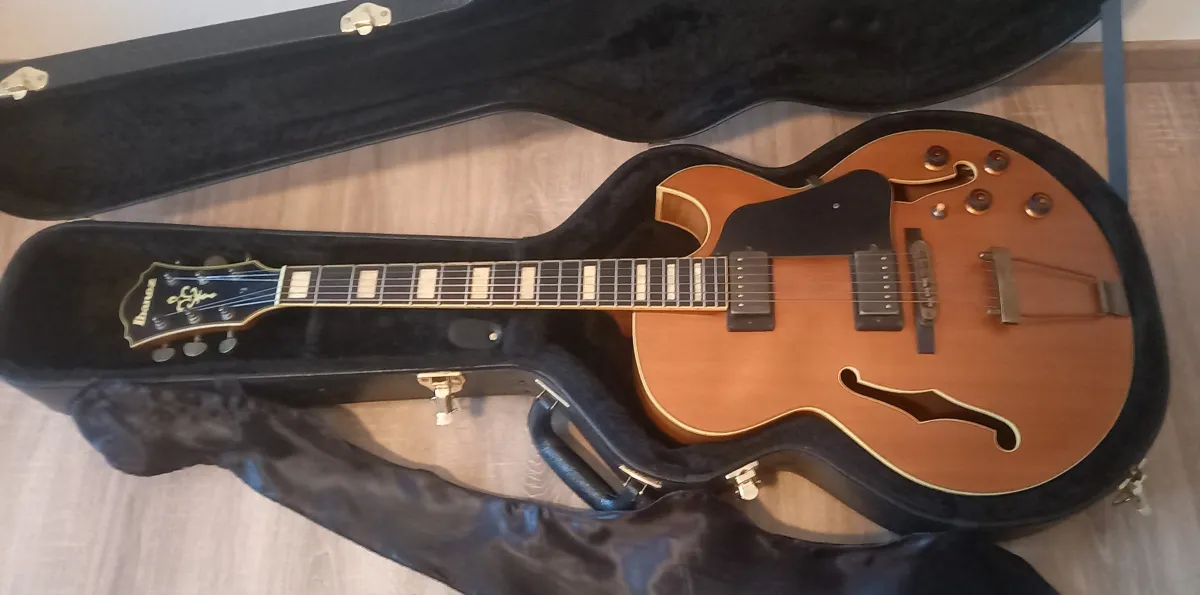Ibanez AKJV95 Jazzgitár