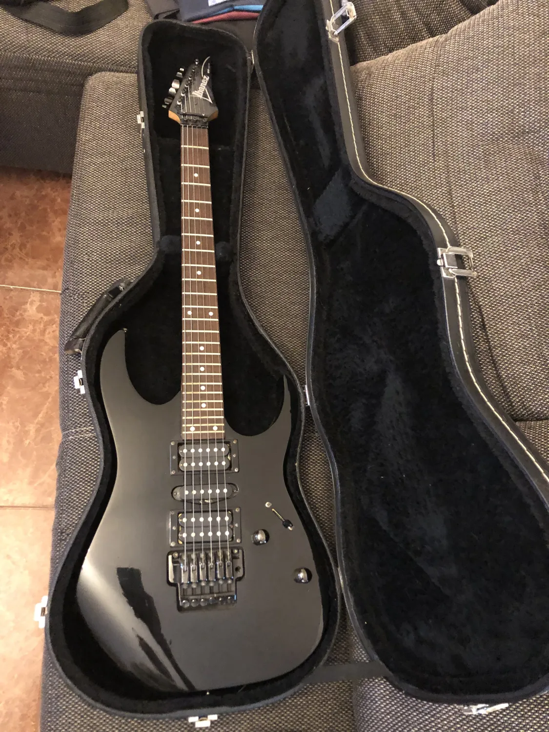 Ibanez RG 370 B Electric guitar