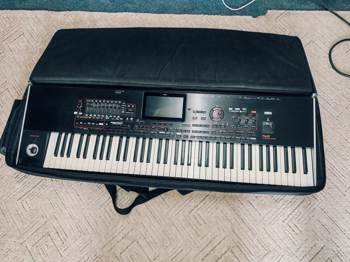 Korg Pa4X 76 Synthesizer