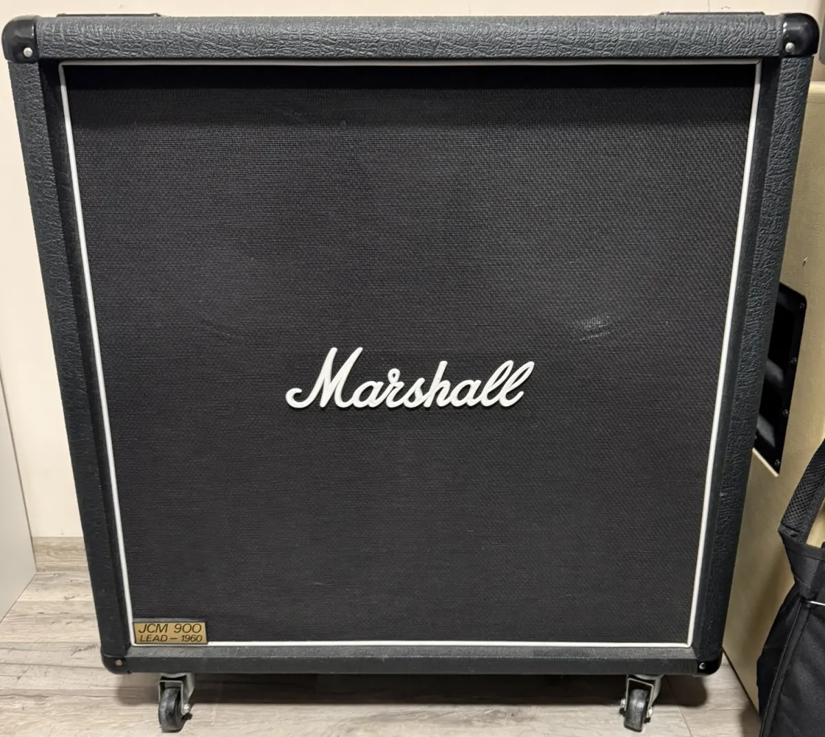 Marshall JCM 900 Lead - 1960B 4x12 Guitar cabinet speaker