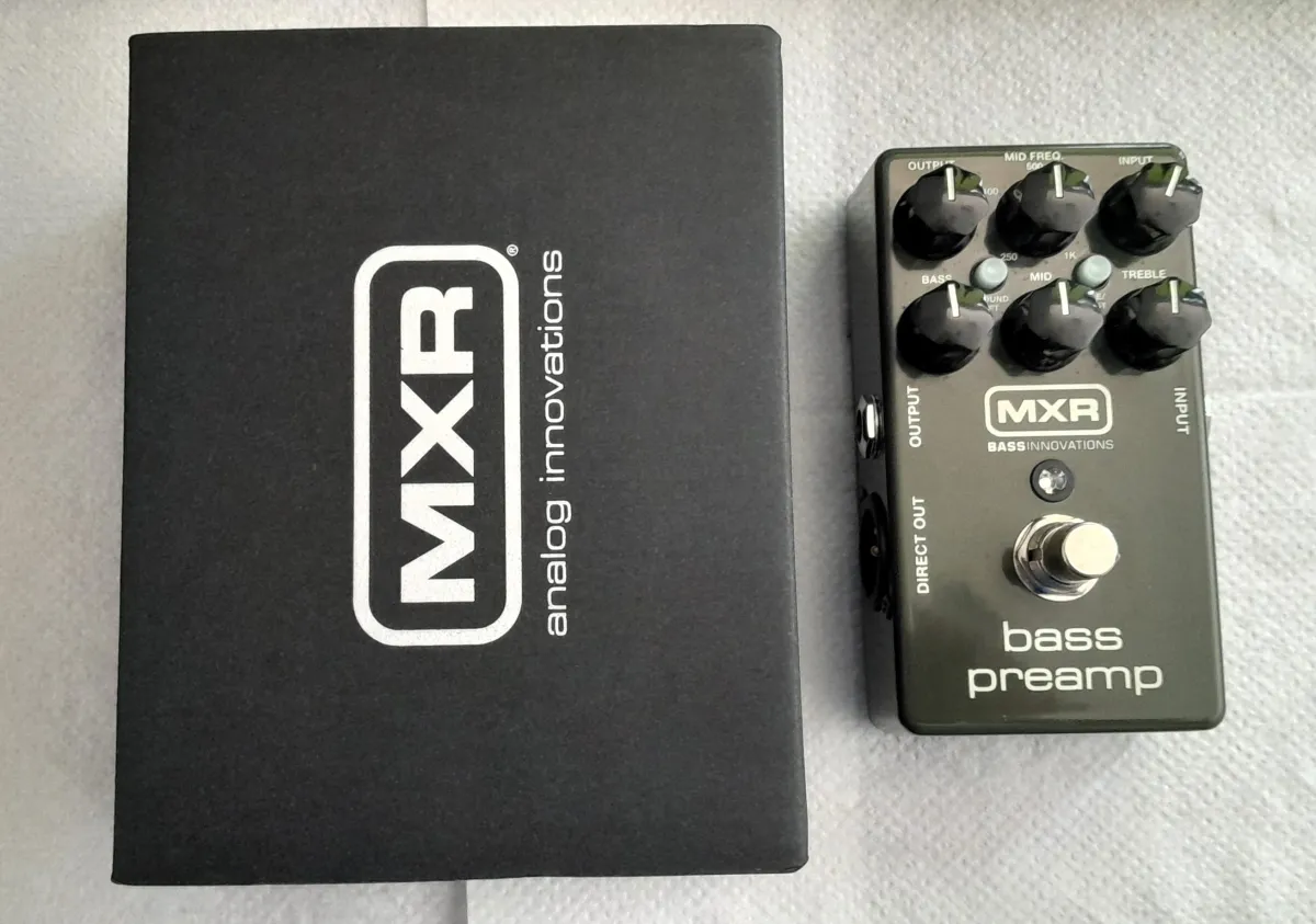 MXR M81 BASS PREAMP DI Pedal de bajo