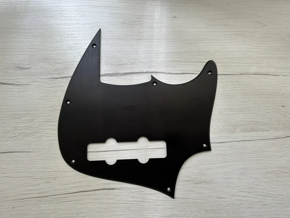 Sandberg Nighthawk fém koptatólap Jazz bass pickguard